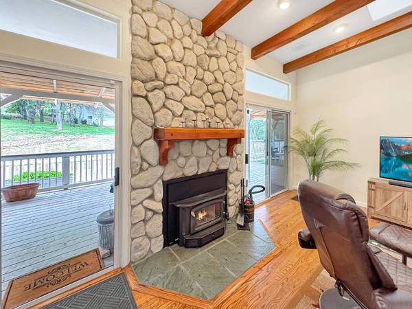 13969 Quarterhorse DR, Grass Valley, CA 95949