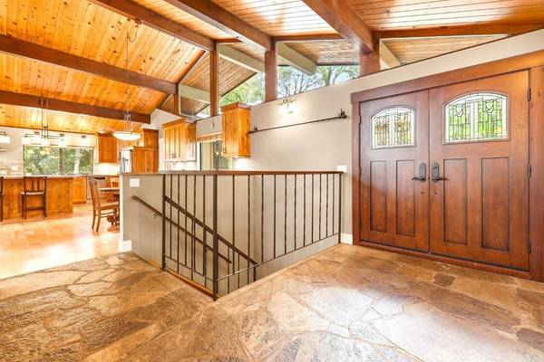 23448 Wayfarer CT, Auburn, CA 95602