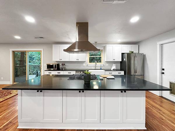 13608 Day RD, Grass Valley, CA 95945
