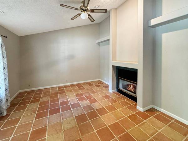 25124 Long CT, Auburn, CA 95602