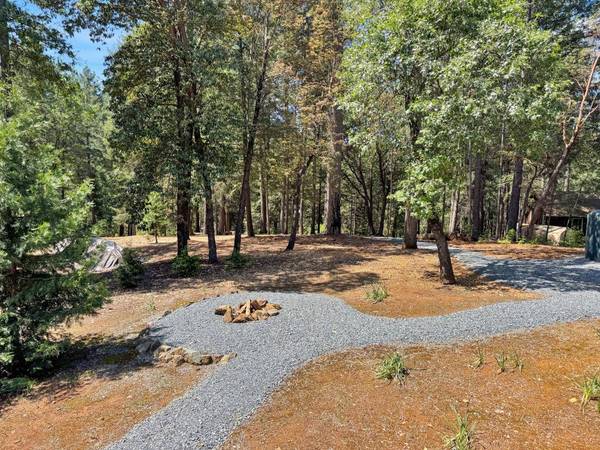 6152 Hillcrest CT, Foresthill, CA 95631