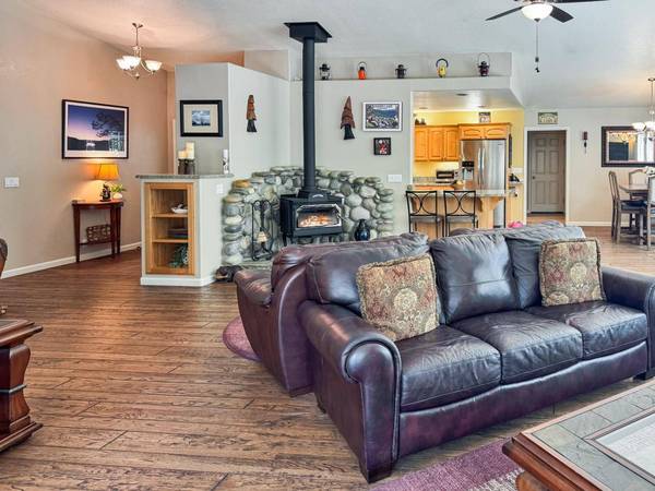 6152 Hillcrest CT, Foresthill, CA 95631