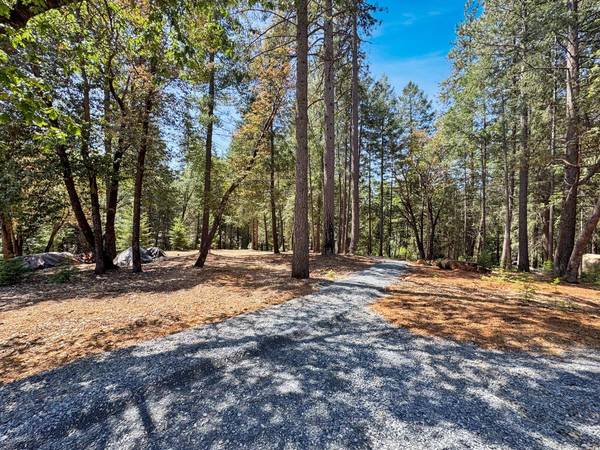 6152 Hillcrest CT, Foresthill, CA 95631