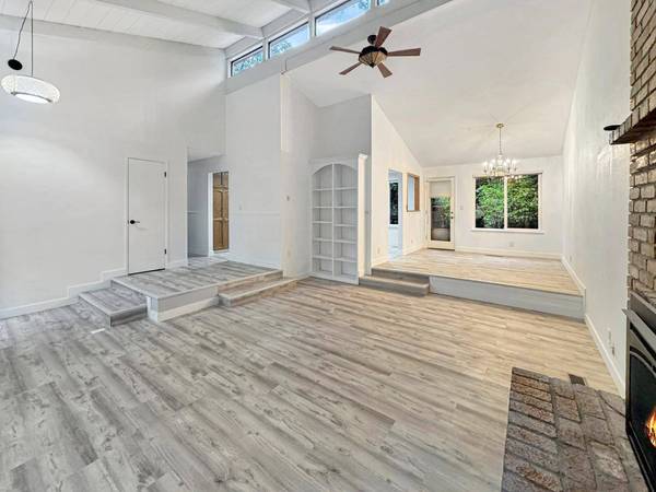 23164 Broadmoor CT, Auburn, CA 95602