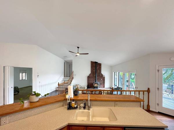 18566 Song Sparrow CT, Penn Valley, CA 95946