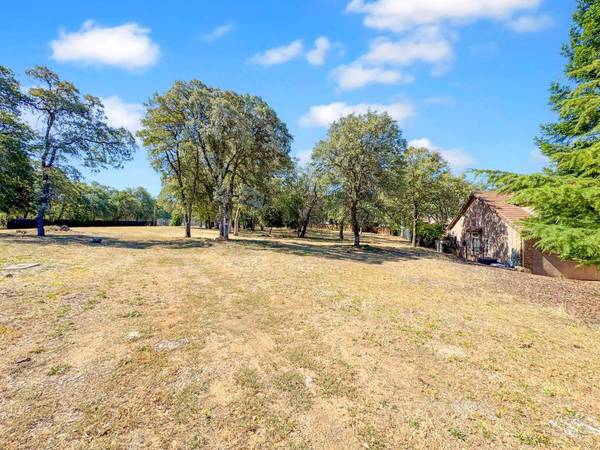 6320 Cypress CT, Auburn, CA 95602