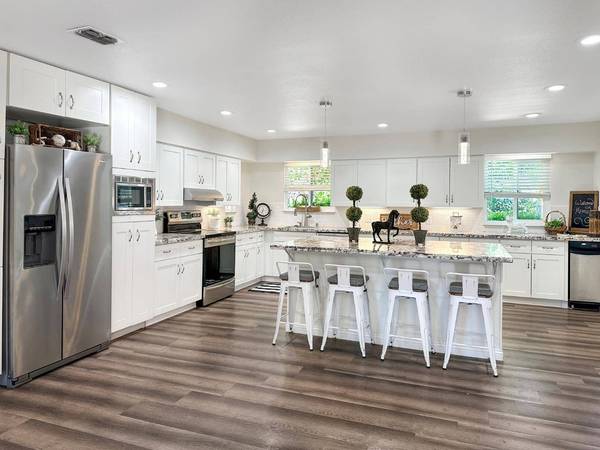 12410 New Airport RD, Auburn, CA 95603