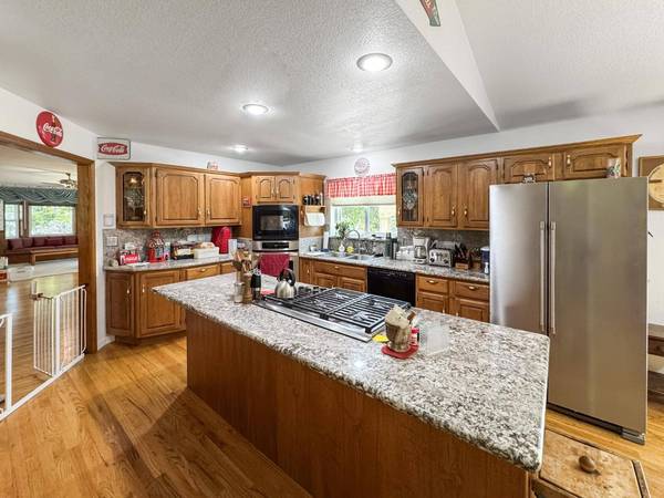 10800 Round Valley RD, Grass Valley, CA 95949