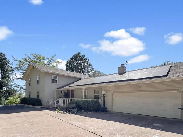 10800 Round Valley RD, Grass Valley, CA 95949