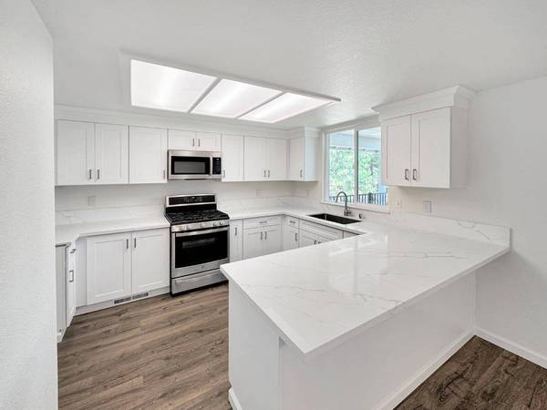 11318 Torrey Pines DR, Auburn, CA 95602