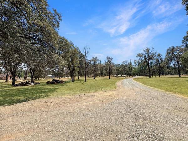 26525 Table Meadow RD, Auburn, CA 95602