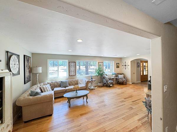 26525 Table Meadow RD, Auburn, CA 95602