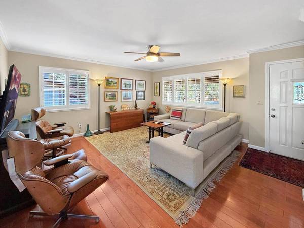 12762 Lakeshore N, Auburn, CA 95602
