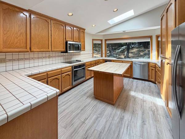 17572 Long Branch CT, Penn Valley, CA 95946