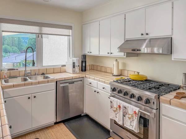 23133 Lone Pine DR, Auburn, CA 95602