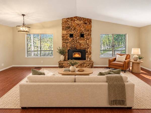 10395 Combie RD, Auburn, CA 95602