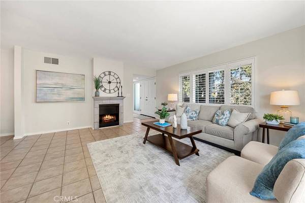 21114 Gypsy Moth LN, Huntington Beach, CA 92646
