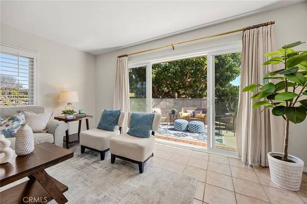 21114 Gypsy Moth LN, Huntington Beach, CA 92646