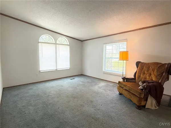 616 Sycamore LN, Utica, NY 13502