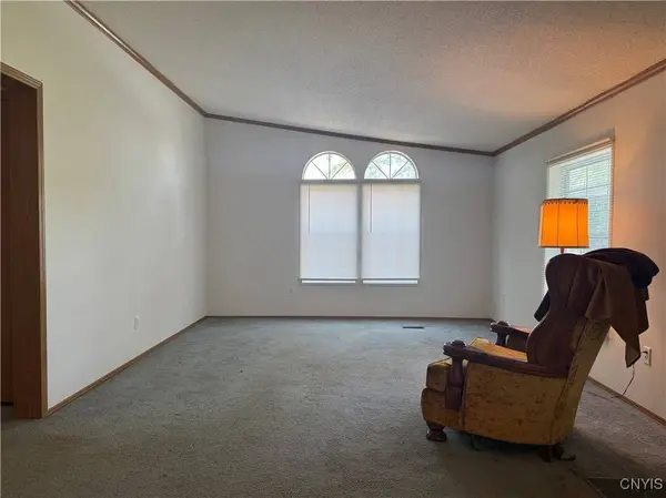 616 Sycamore LN, Utica, NY 13502