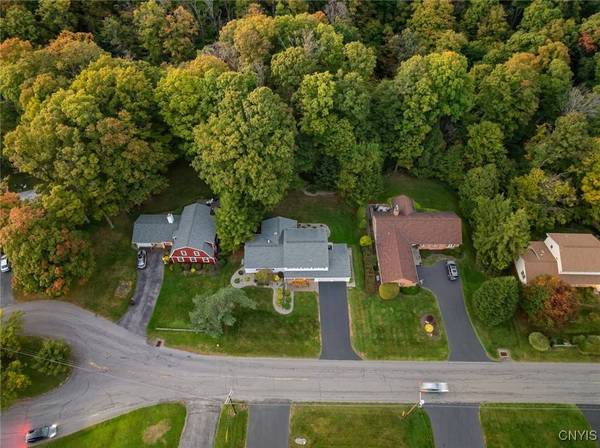 44 Woodberry RD, New Hartford, NY 13413