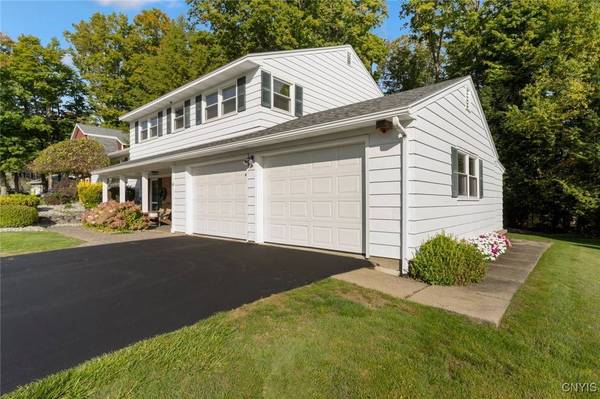 44 Woodberry RD, New Hartford, NY 13413