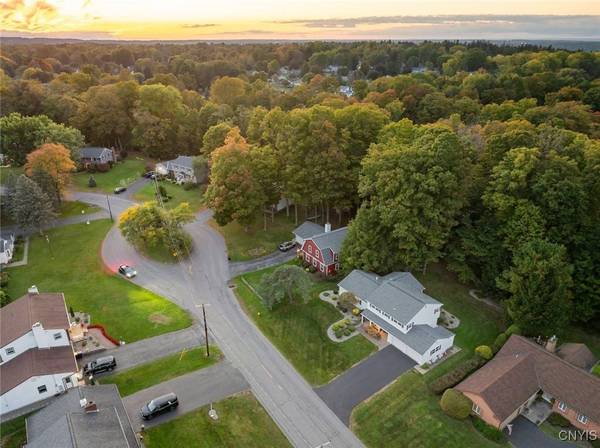 44 Woodberry RD, New Hartford, NY 13413