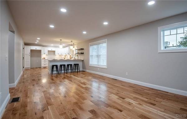 902 Oakwood ST, Rome, NY 13440