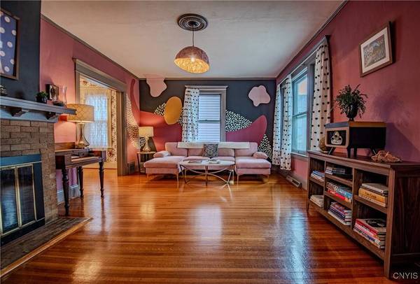 18 Avery PL, Utica, NY 13502