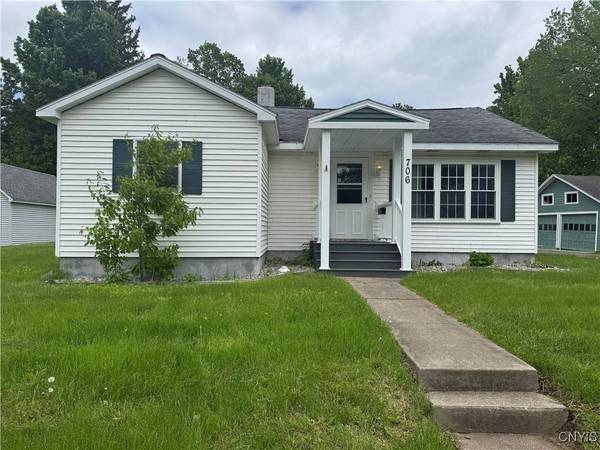 706 W Bloomfield ST, Rome, NY 13440