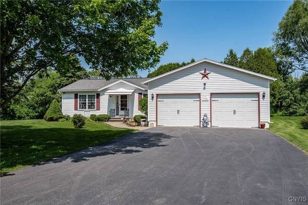 11 Buttonwood CIR, Clinton, NY 13323