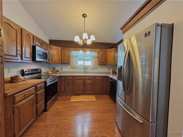 6289 Pillmore DR, Rome, NY 13440