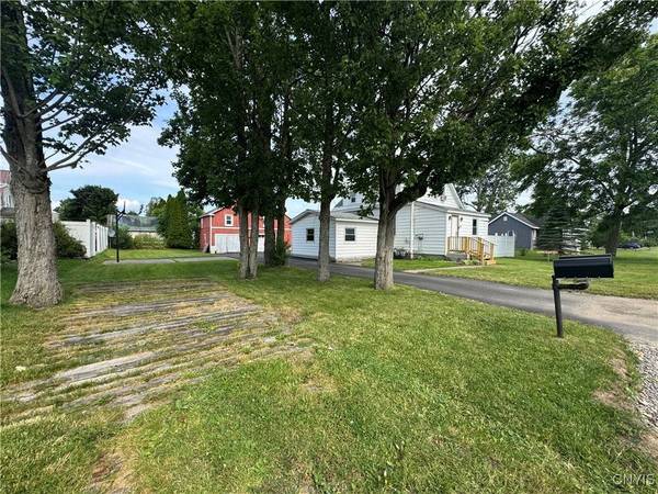 704 Bell RD S, Rome, NY 13440