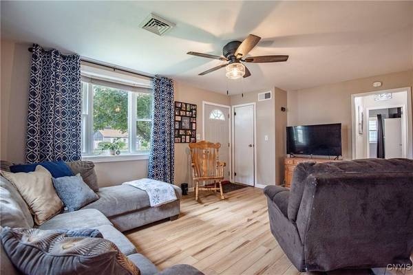 20 Ashwood AVE, Whitesboro, NY 13492