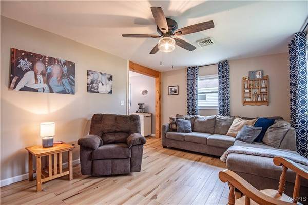 20 Ashwood AVE, Whitesboro, NY 13492