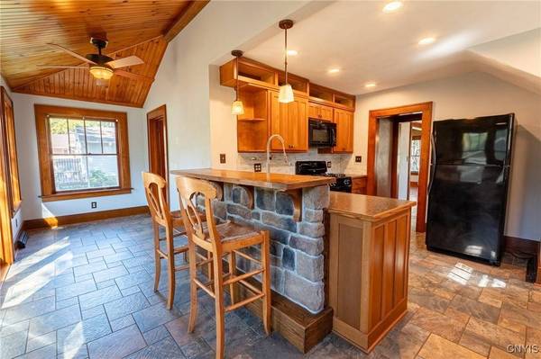 737 W Thomas ST, Rome, NY 13440