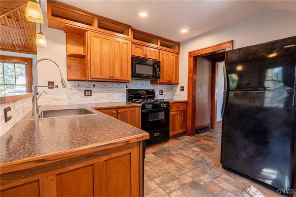 737 W Thomas ST, Rome, NY 13440