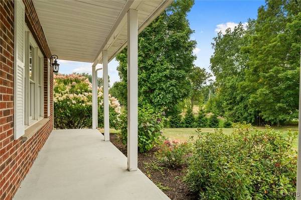 9028 Driftwood DR, Ava, NY 13303