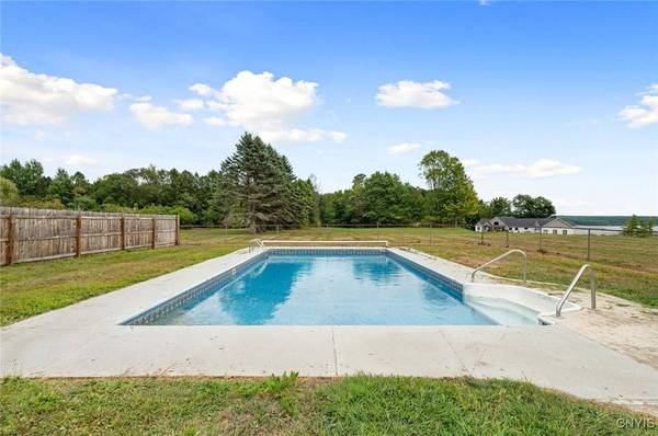 9028 Driftwood DR, Ava, NY 13303