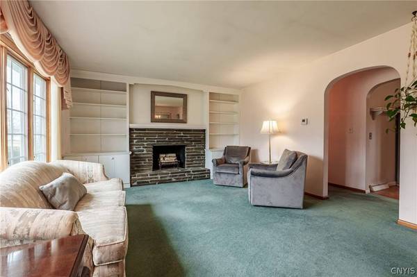 8719 Maple DR, Lee Center, NY 13363