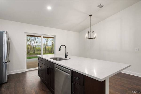 9666 Mallory RD, New Hartford, NY 13413