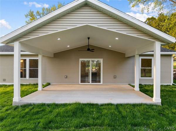 9666 Mallory RD, New Hartford, NY 13413