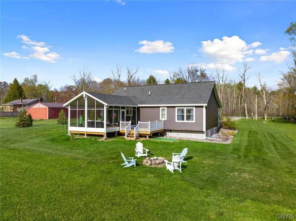 9383 Capron RD, Lee Center, NY 13363