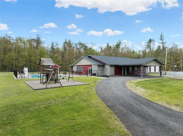 8362 Pinecrest DR, Rome, NY 13440