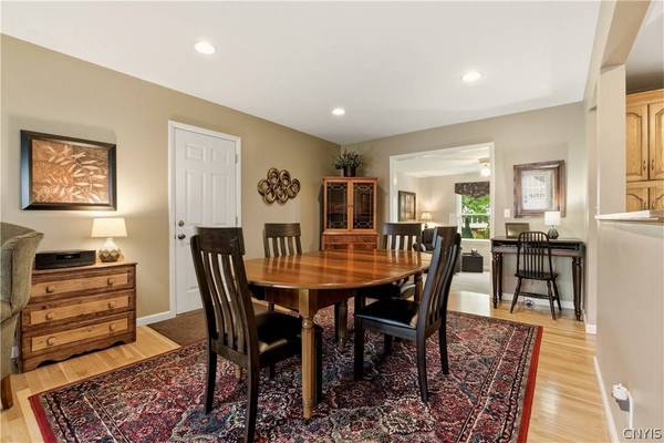 1703 Lincoln LN, Rome, NY 13440