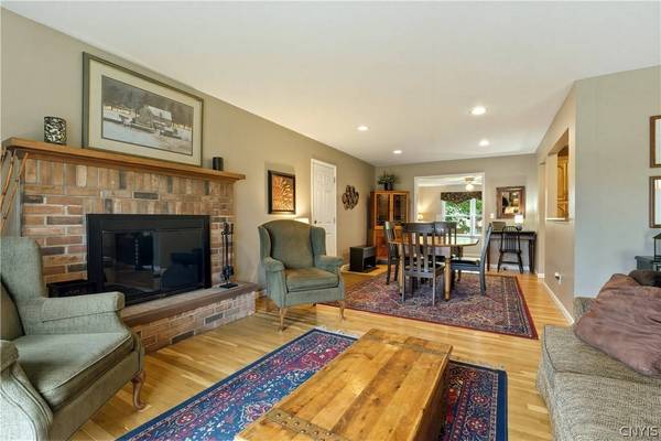 1703 Lincoln LN, Rome, NY 13440
