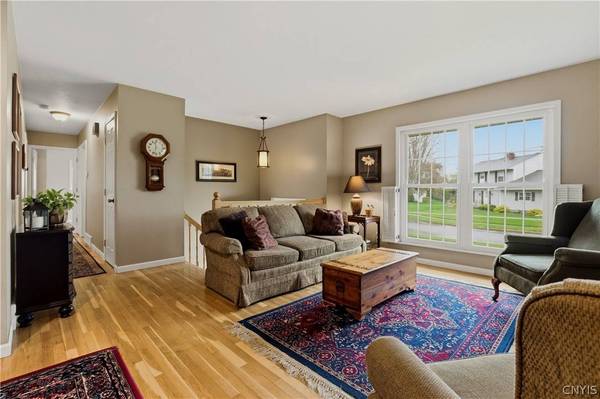 1703 Lincoln LN, Rome, NY 13440