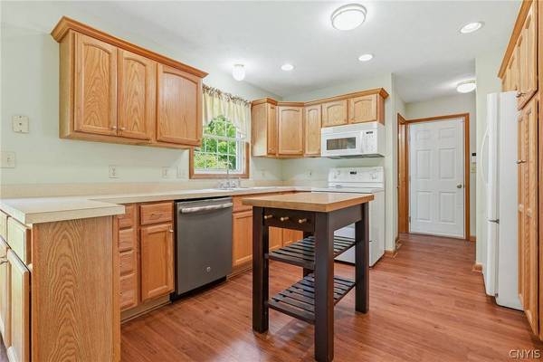 50 Family CIR, Lee Center, NY 13363