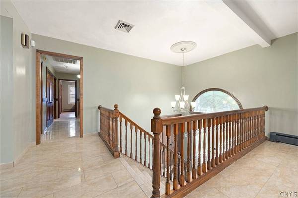 10434 Mapledale RD, Barneveld, NY 13304
