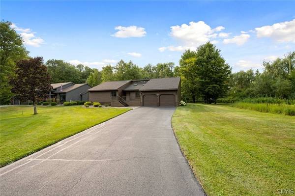 8105 Pinebrook LN, Rome, NY 13440